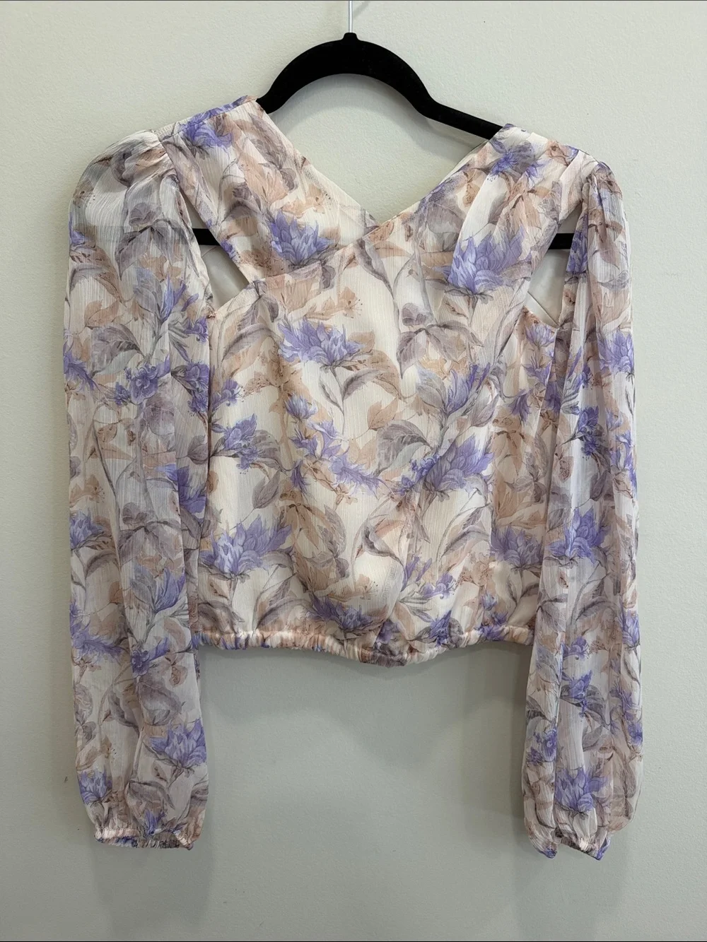 Astr Lavender Floral Puff-Sleeve Cropped Blouse